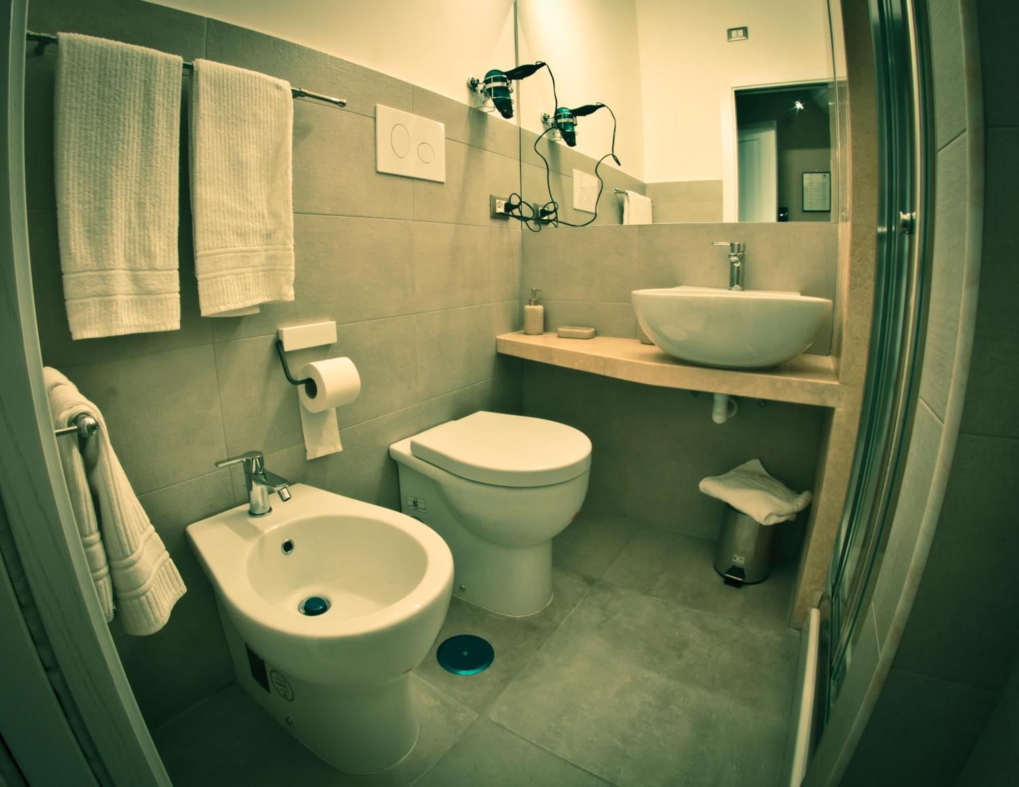 ナポリ B ＆ B イ ヴィスコンティ Bed & Breakfast 部屋 写真